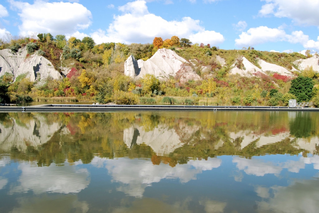 bluff-landforms