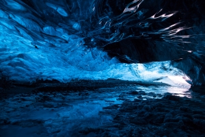  Gletscherhöhle